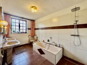 Badezimmer 1, EG