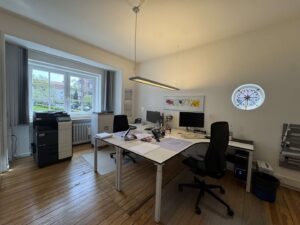 Zimmer 1, EG